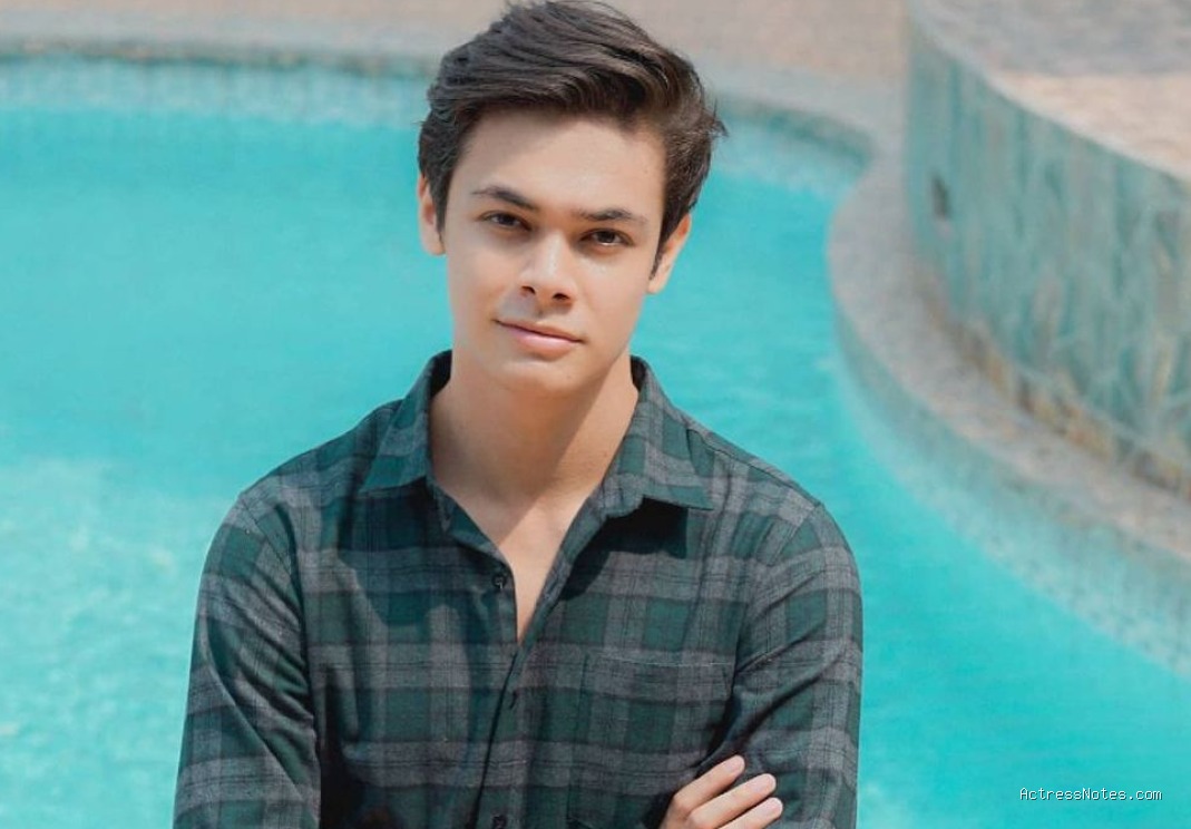 Biodata Bryan Andrew: Agama, Keluarga, Pacar, Fakta dan Karir