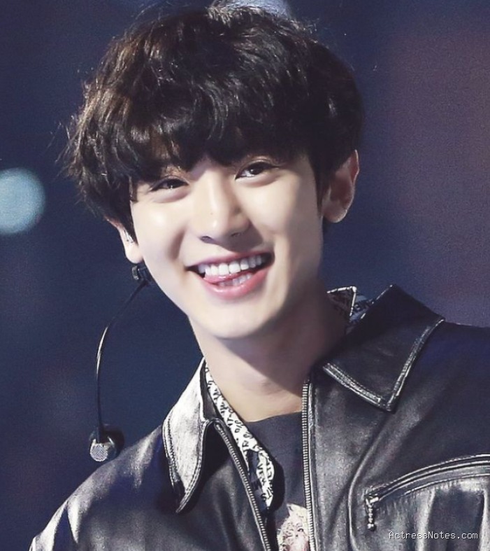Biodata Chanyeol Exo: Agama, Keluarga, Pacar, Fakta dan Karir