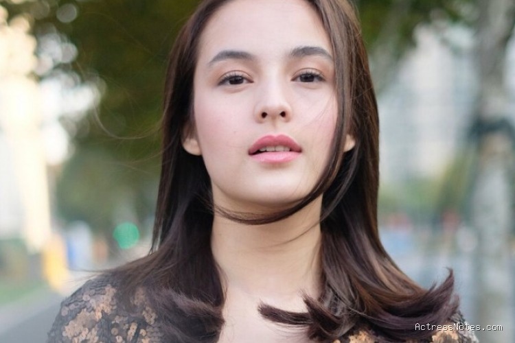 Biodata Chelsea Islan: Agama, Keluarga, Pacar, dan Perjalanan Karir