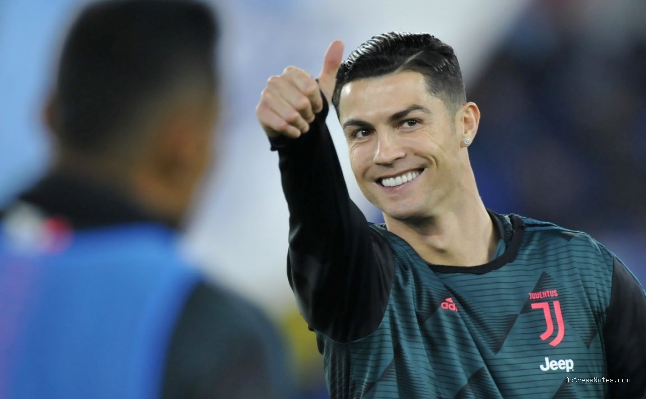 Biodata Cristiano Ronaldo: Agama, Keluarga, Prestasi, Fakta dan Karir