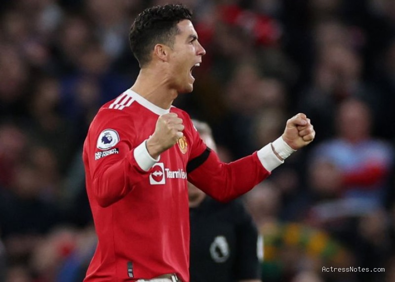 Biodata Cristiano Ronaldo: Agama, Keluarga, Prestasi, Fakta dan Karir
