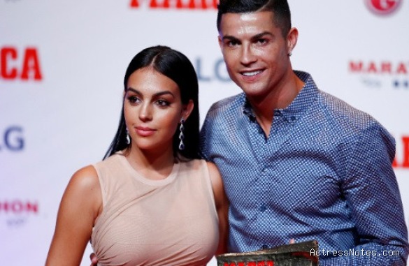 Biodata Cristiano Ronaldo: Agama, Keluarga, Prestasi, Fakta dan Karir
