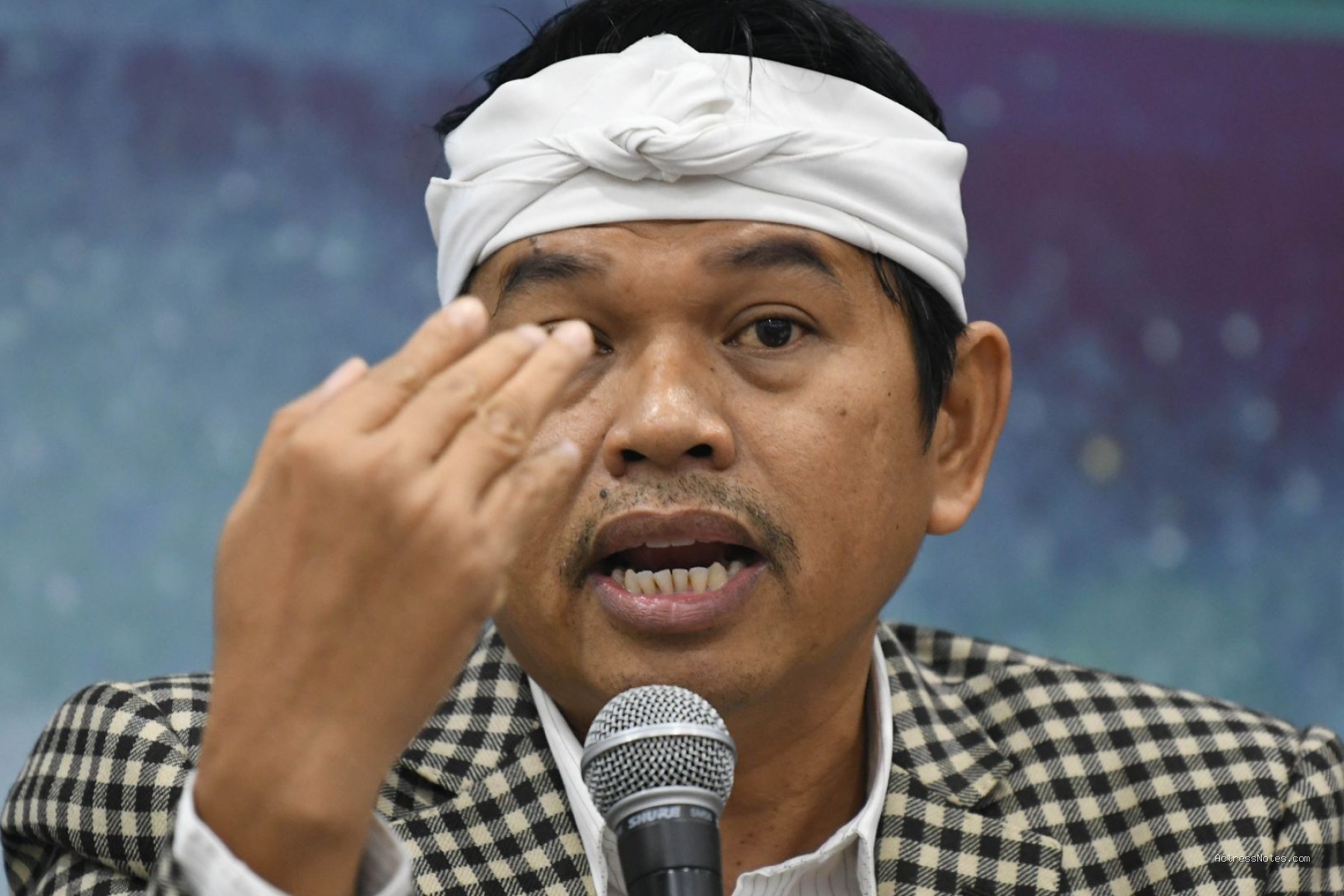 Biodata Dedi Mulyadi: Agama, Keluarga, Pasangan, Fakta dan Karir