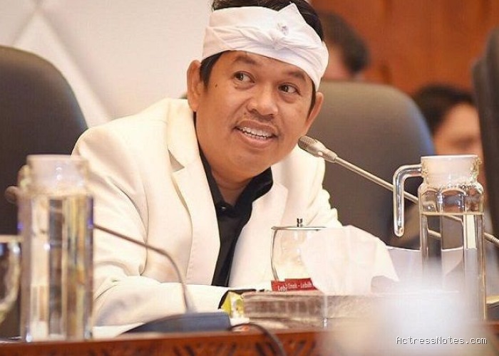 Biodata Dedi Mulyadi: Agama, Keluarga, Pasangan, Fakta dan Karir