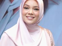 Dewi Sandra: Agama, Keluarga, Pacar, Fakta & Karir Terlengkap