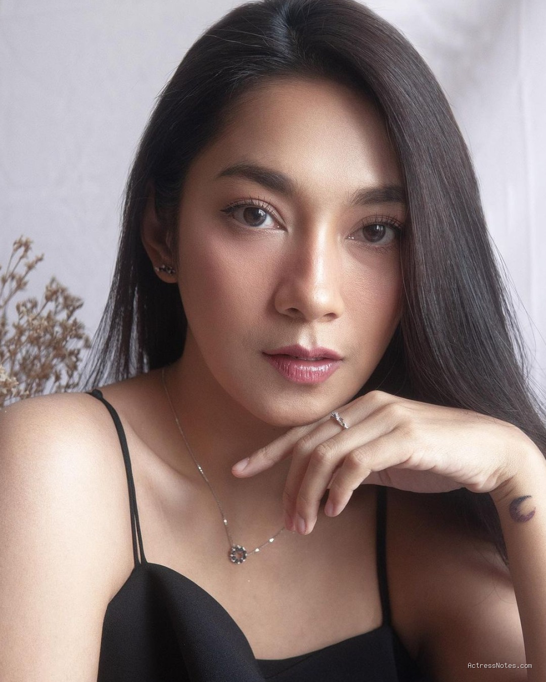 Biodata Dinda Kirana: Agama, Keluarga, Pacar, Fakta dan Karir