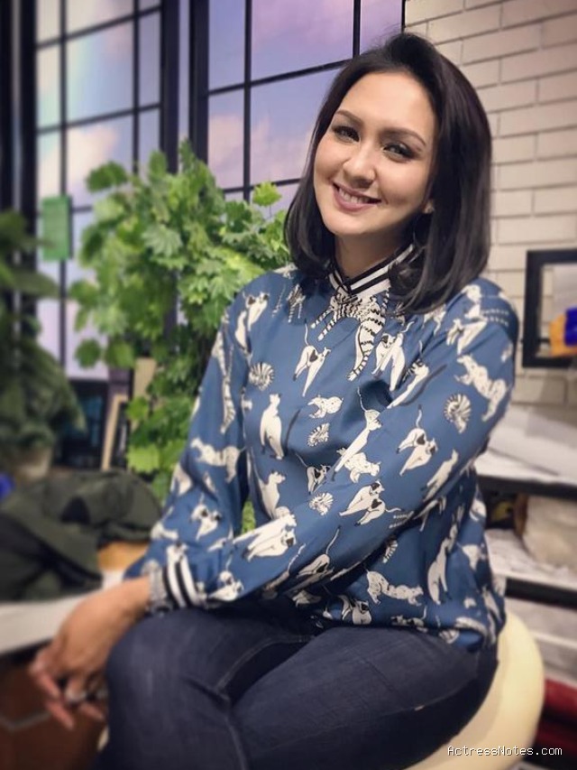 Donna Agnesia: Agama, Keluarga, Pacar, Fakta & Karir Lengkap