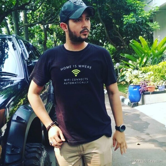 Donny Michael: Agama, Keluarga, Pacar, Fakta & Karir Lengkap