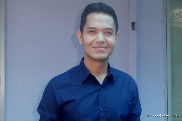 Biodata Dude Harlino: Agama, Keluarga, Pacar, Fakta dan Karir