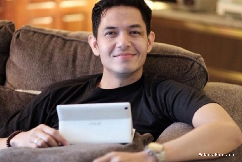 Biodata Dude Harlino: Agama, Keluarga, Pacar, Fakta dan Karir