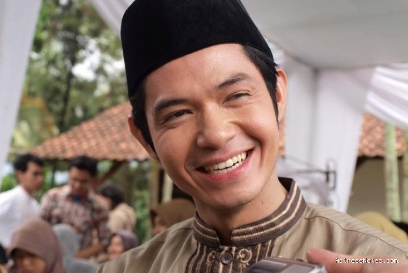 Biodata Dude Harlino: Agama, Keluarga, Pacar, Fakta dan Karir