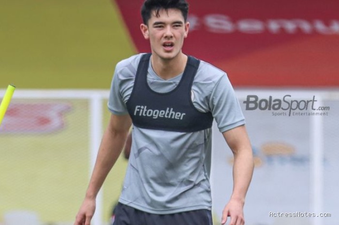 Biodata Elkan Baggott: Agama, Keluarga, Pacar, Fakta dan Karir