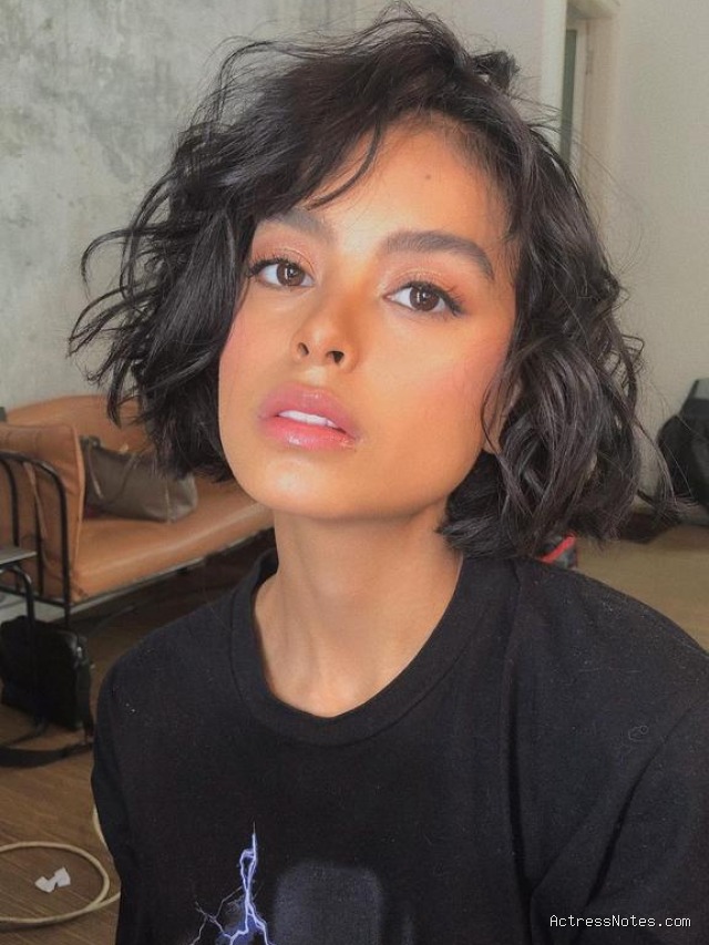 Biodata Eva Celia: Agama, Keluarga, Pacar, Fakta dan Karir