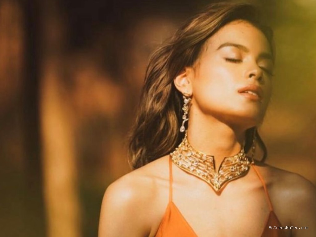 Biodata Eva Celia: Agama, Keluarga, Pacar, Fakta dan Karir
