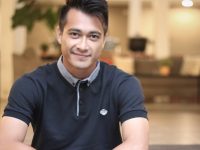 Eza Gionino: Agama, Keluarga, Pacar, Fakta & Karir Lengkap