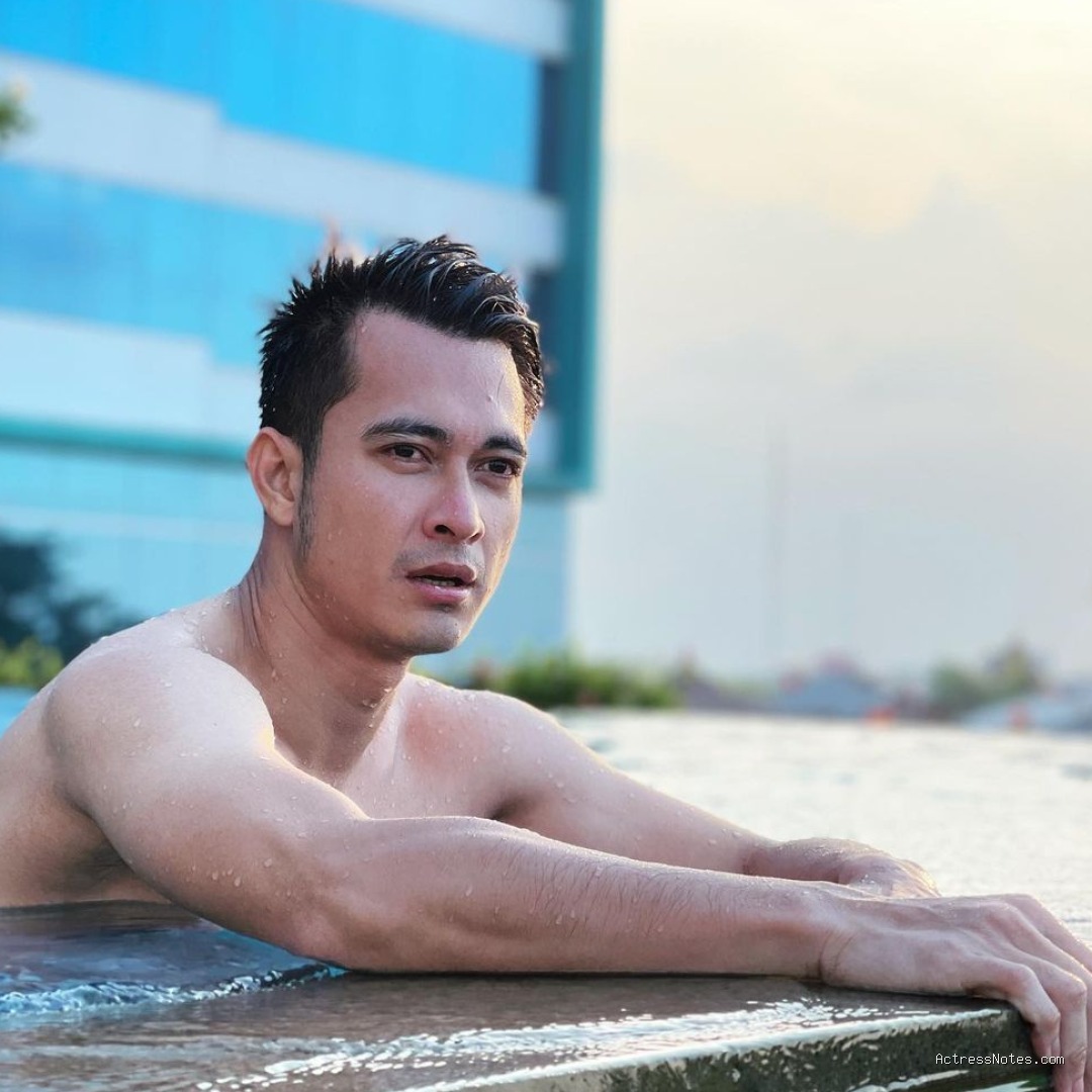 Biodata Eza Gionino: Agama, Keluarga, Pacar, Fakta dan Karir