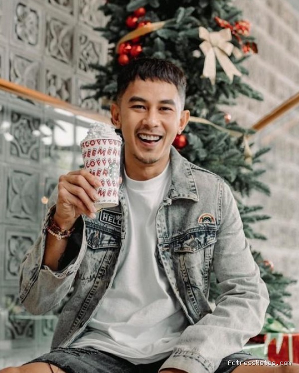 Biodata Fandy Christian: Agama, Keluarga, Pacar, Fakta dan Karir