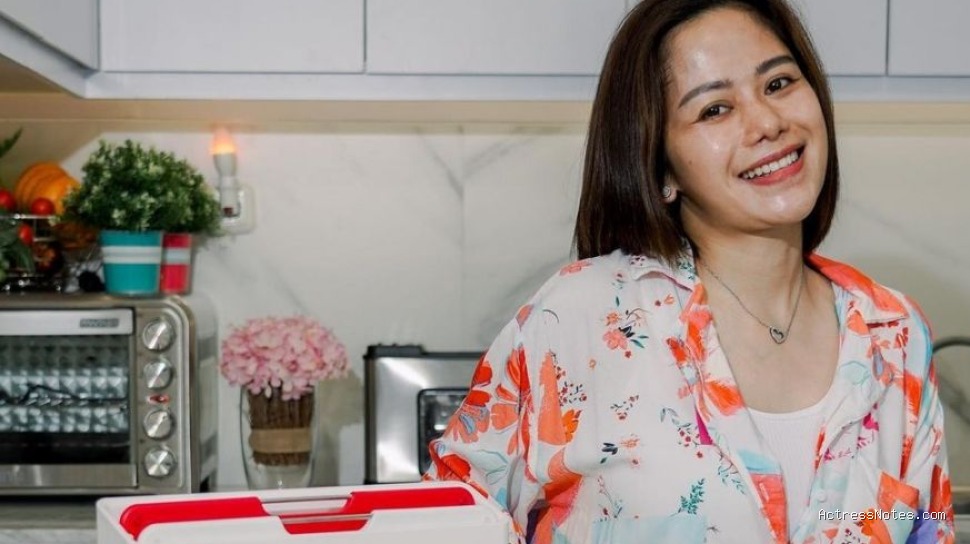 Biodata Farida Nurhan: Agama, Keluarga, Pacar, Fakta dan Karir