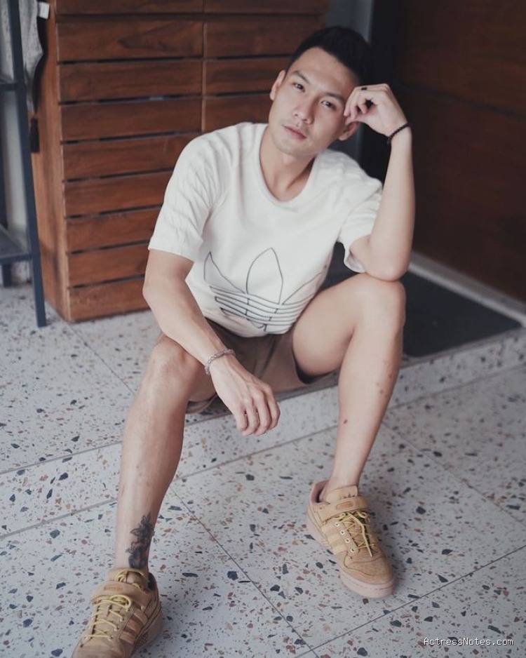 Fendy Chow: Agama, Keluarga, Pacar, Fakta & Karir Terungkap
