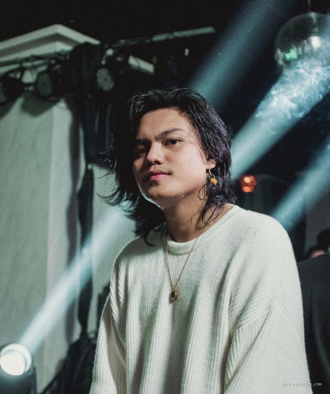 Gangga Kusuma: Agama, Keluarga, Pacar, Karir & Fakta