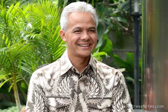 Biodata Ganjar Pranowo: Agama, Keluarga, Pasangan, Fakta dan Karir
