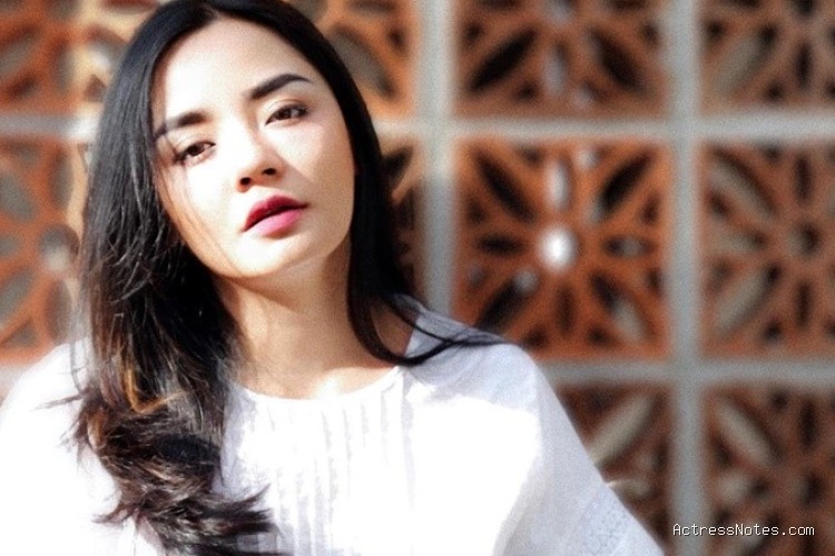 Biodata Gita Sinaga: Agama, Keluarga, Pacar, Fakta dan Karir