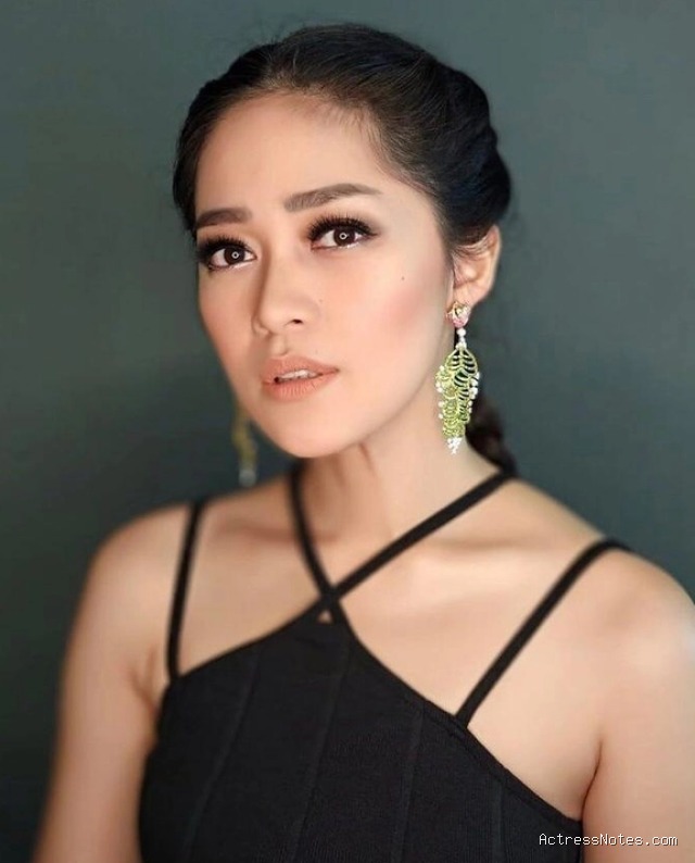 Gracia Indri: Agama, Keluarga, Pacar, Fakta & Karir Lengkap