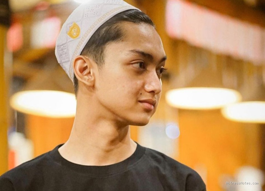 Biodata Gus Azmi: Agama, Keluarga, Pacar, Fakta dan Karir