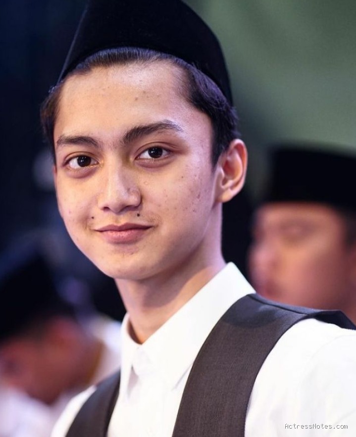 Biodata Gus Azmi: Agama, Keluarga, Pacar, Fakta dan Karir