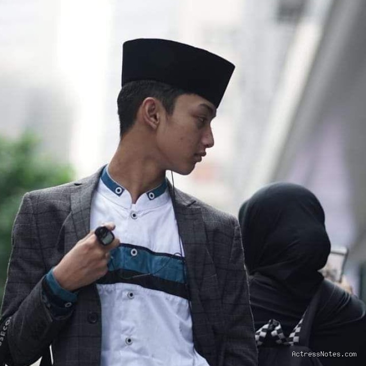 Biodata Gus Azmi: Agama, Keluarga, Pacar, Fakta dan Karir