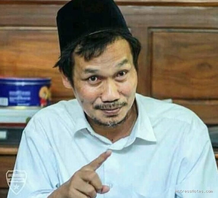 Biodata Gus Baha: Agama, Keluarga, Pasangan, Fakta dan Karir