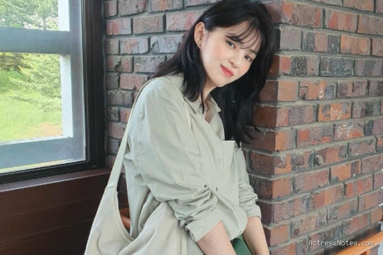 Biodata Han So Hee: Agama, Keluarga, Pacar, Fakta dan Karir
