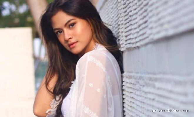Hana Saraswati: Agama, Keluarga, Pacar, Karir Lengkap