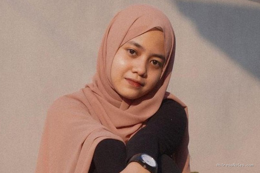 Biodata Hanin Dhiya: Agama, Keluarga, Pacar, Fakta dan Karir