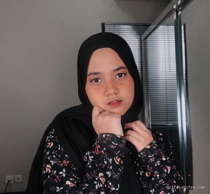 Biodata Hanin Dhiya: Agama, Keluarga, Pacar, Fakta dan Karir