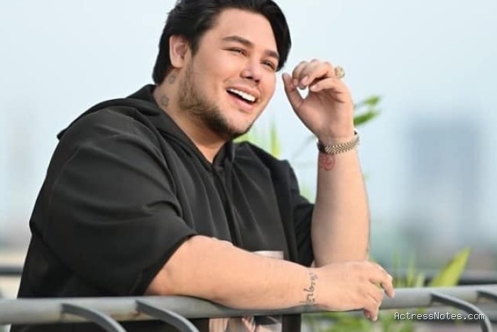 Biodata Ivan Gunawan: Agama, Keluarga, Pacar, Karir