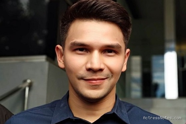 Biodata Jonathan Frizzy: Agama, Keluarga, Pacar, Fakta dan Karir