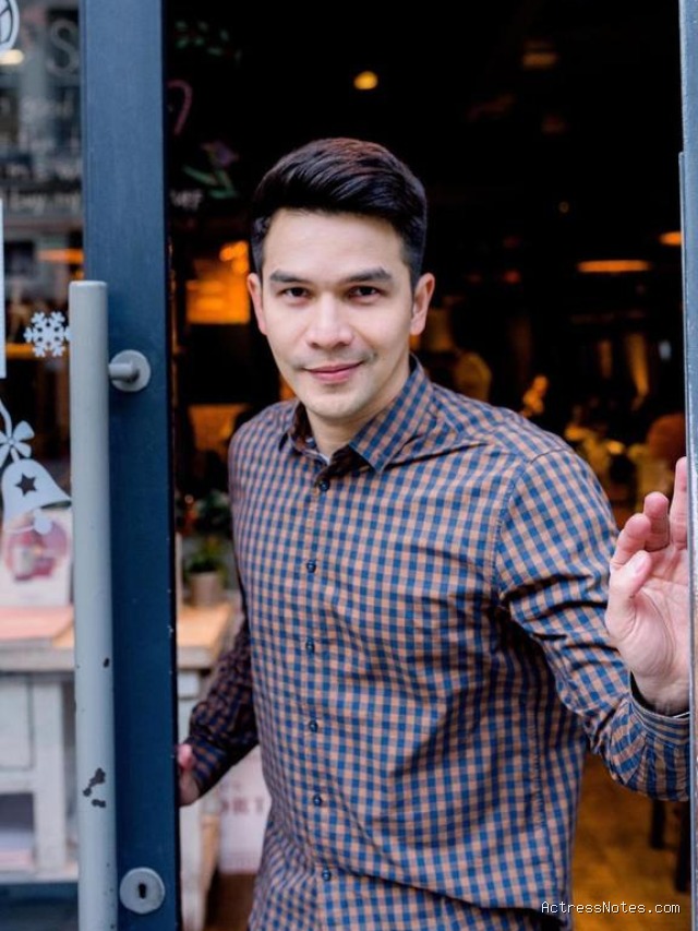 Biodata Jonathan Frizzy: Agama, Keluarga, Pacar, Fakta dan Karir