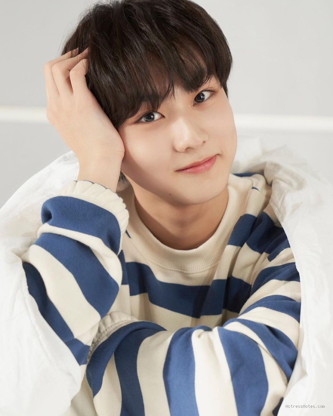 Biodata Jungwon: Fakta, Agama, Pacar, Karir Lengkap