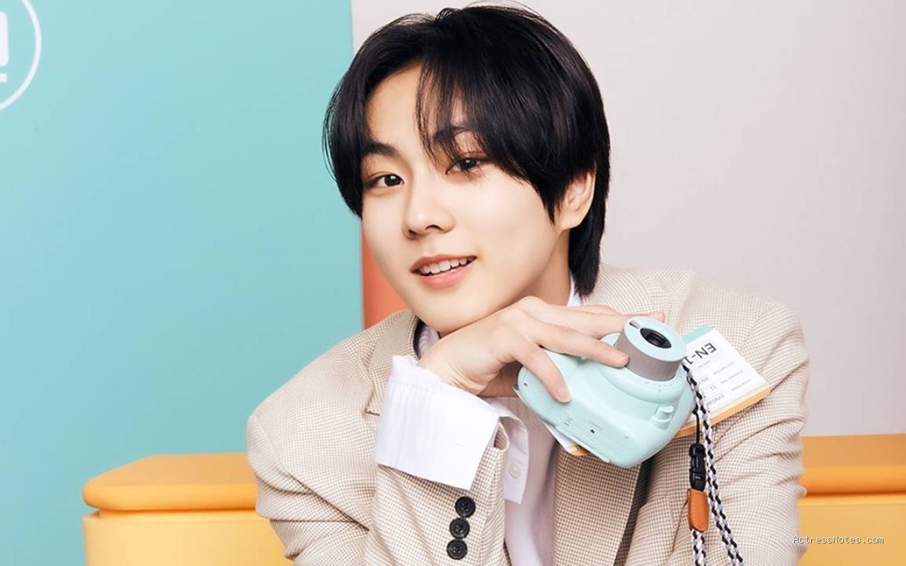 Biodata Jungwon: Agama, Keluarga, Pacar, Fakta dan Karir