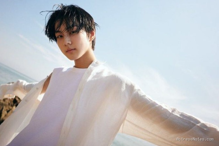 Biodata Jungwon: Agama, Keluarga, Pacar, Fakta dan Karir