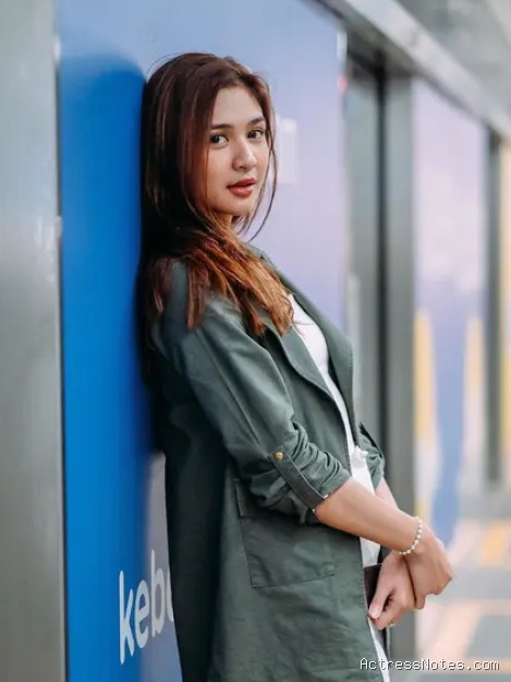 Biodata Mikha Tambayong: Agama, Keluarga, Pacar, Fakta dan Karir