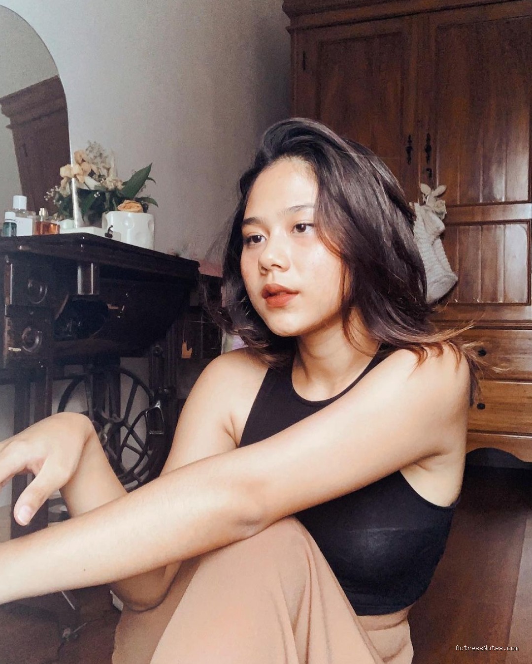 Biodata Nadin Amizah: Agama, Keluarga, Pacar, Fakta dan Karir