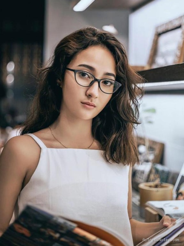 Biodata Naomi Zaskia: Agama, Keluarga, Pacar, Fakta dan Karir