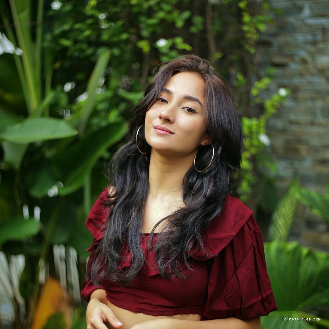 Biodata Naomi Zaskia: Agama, Keluarga, Pacar, Fakta dan Karir Biodata Naomi Zaskia: Agama, Keluarga, Pacar, Fakta dan Karir