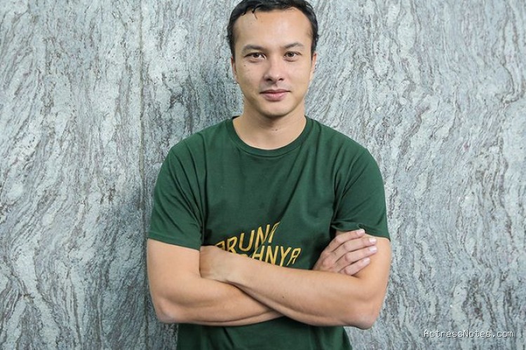 Biodata Nicholas Saputra: Agama, Keluarga, Pacar, Fakta dan Karir