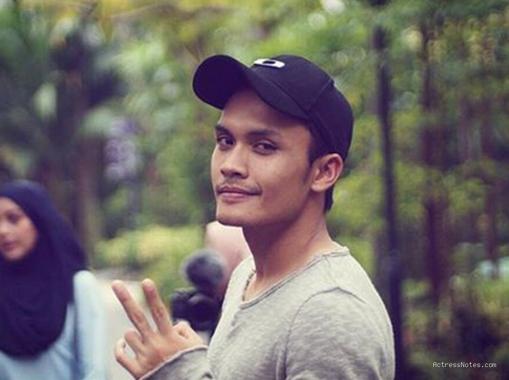 Biodata Randy Pangalila: Agama, Keluarga, Pacar, Fakta dan Karir