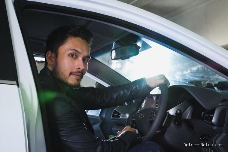 Biodata Randy Pangalila: Agama, Keluarga, Pacar, Fakta dan Karir