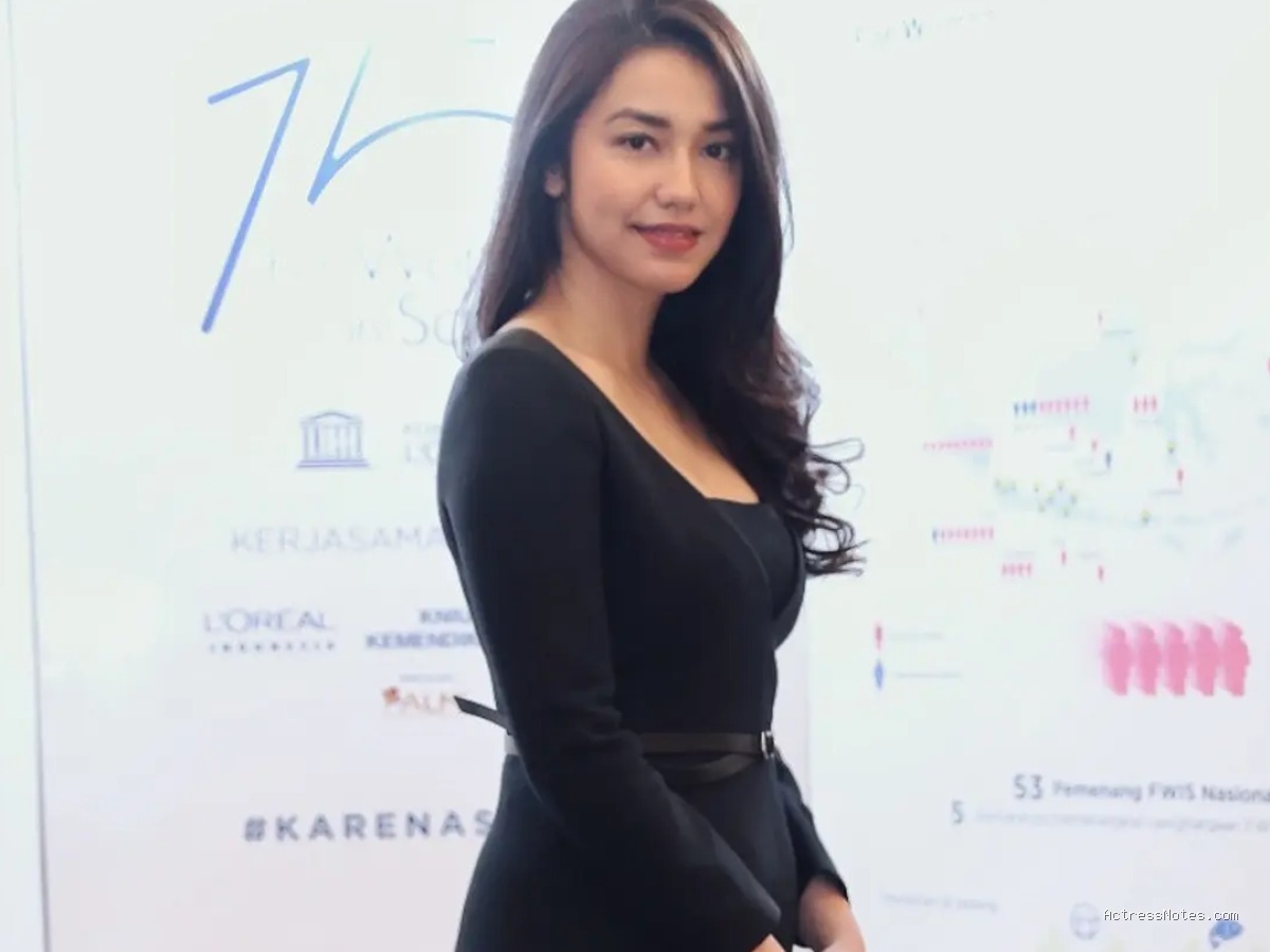 Biodata Velove Vexia: Agama, Pacar, Fakta & Karir Lengkap
