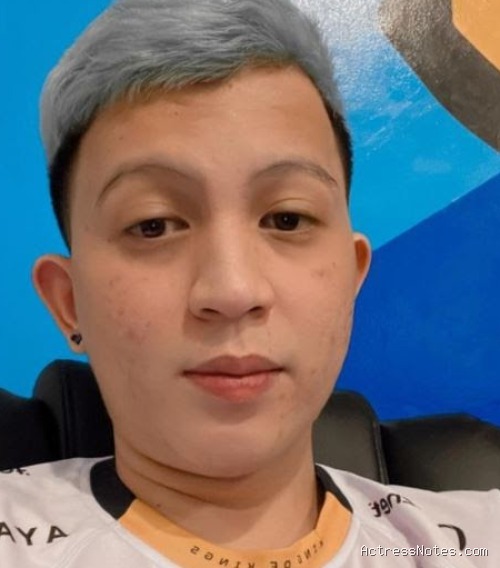 Biodata Xin: Agama, Keluarga, Pacar, Fakta dan Karir